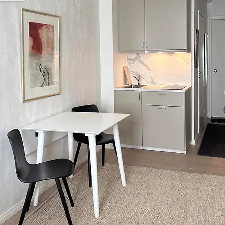 Executive Studio, Metro 150m, Easy Access *