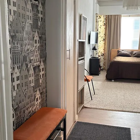 Executive Studio, Metro 150m, Easy Access *